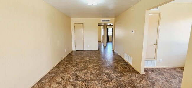 3903 Van Buren Ave Unit B