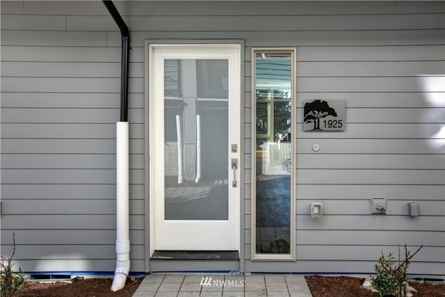 Photo - First Hill Modern 2-Bedroom Condo with Rooftop Views – Seattle