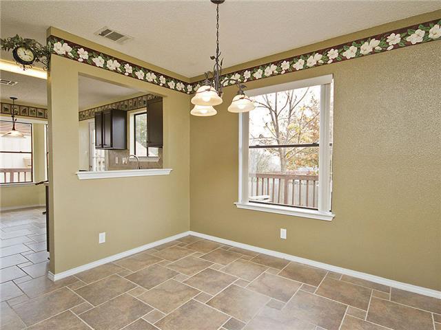 Photo - 1411 Clearview Loop