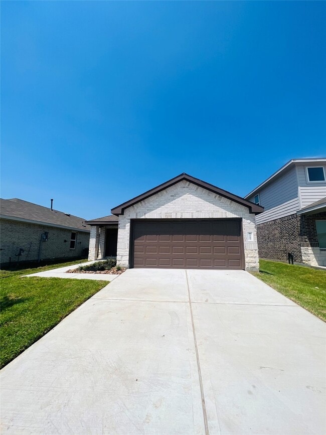 Building Photo - 5211 Mossdale Blf Ln