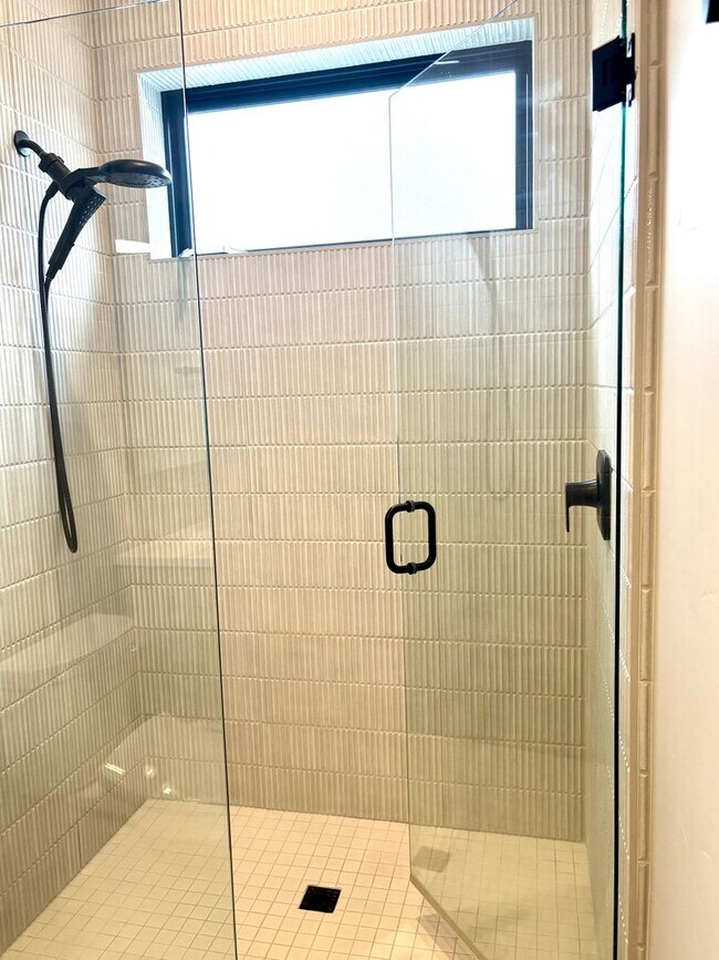 Photo - MOVE IN SPECIAL! One bedroom apartment on Bend's SW side. End Unit