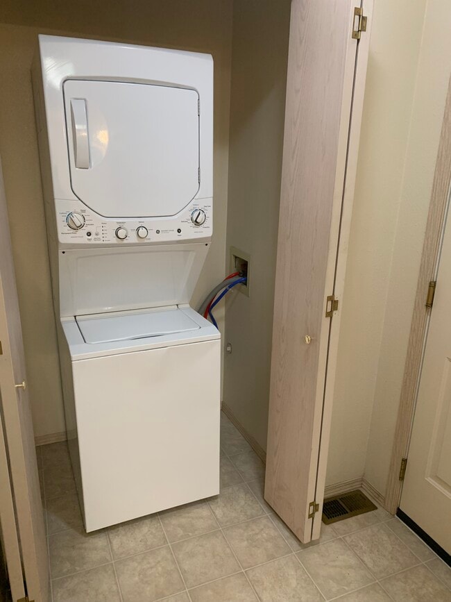 Photo - 3418 E 57th Ave