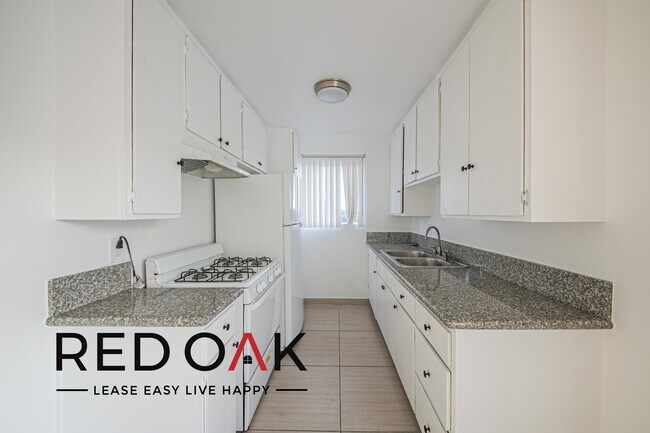 Photo - ~$350 OFF Each Month~ Spacious One Bedroom... Unidad 36