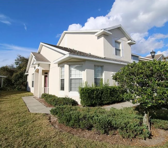 Building Photo - Spacious 3-Bedroom Townhome Riverview