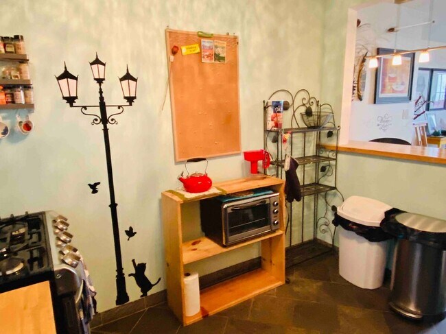 Photo - 1720 E 2nd St Unidad Charming Condo By Beach