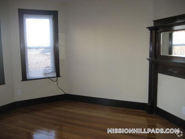 Building Photo - 10 Bucknam St Unit 2 Rental
