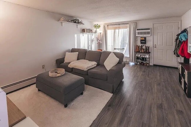 Photo - Dover NH Unidad 808