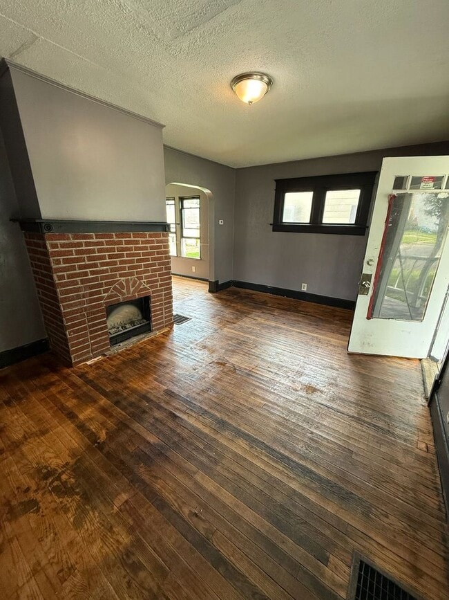 Photo - 3 bedrooms house big yard