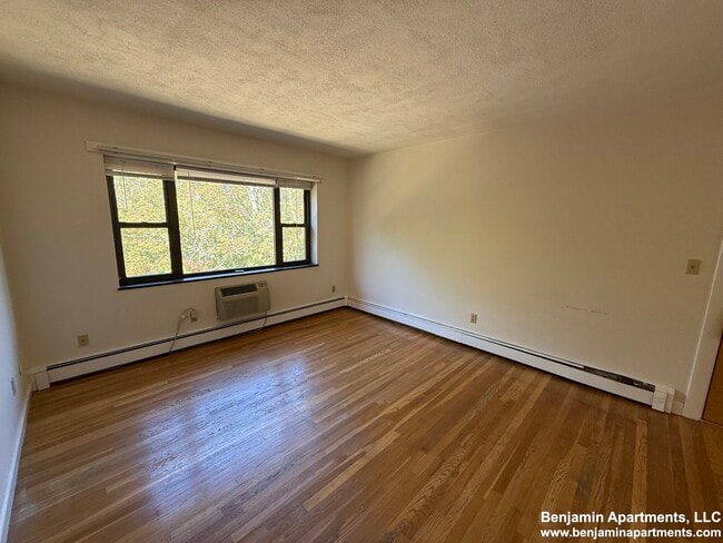 Photo - 282 Grove St Unit 06