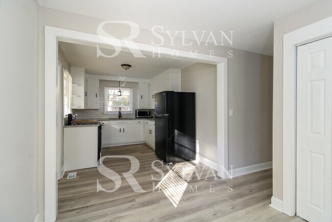 Photo - Cute, cozy and comfortable