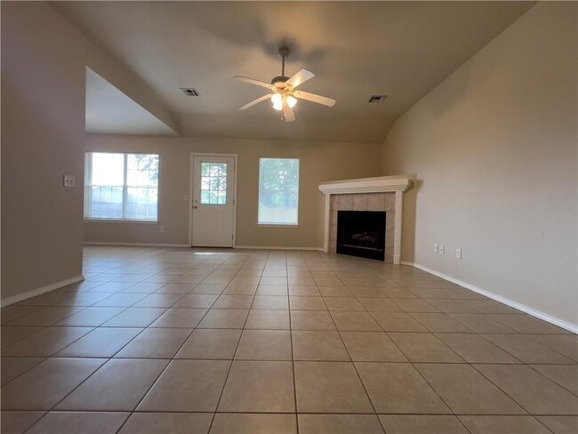 Photo - 861 Sunflower St