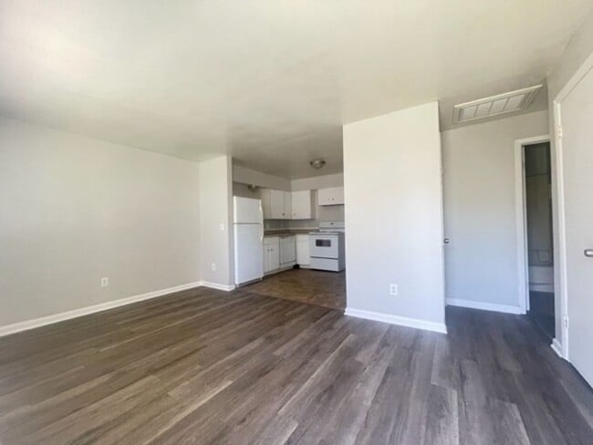 Photo - 1031 S Glenn St Unit 1031 S Glenn Apt 4