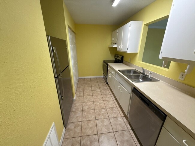 Photo - 1910 NW 12th Ave Unit B