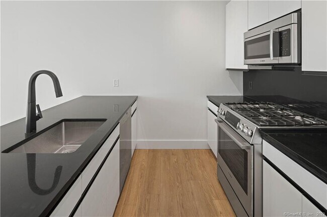 Building Photo - 78 Unquowa Pl Unit 206 Rental