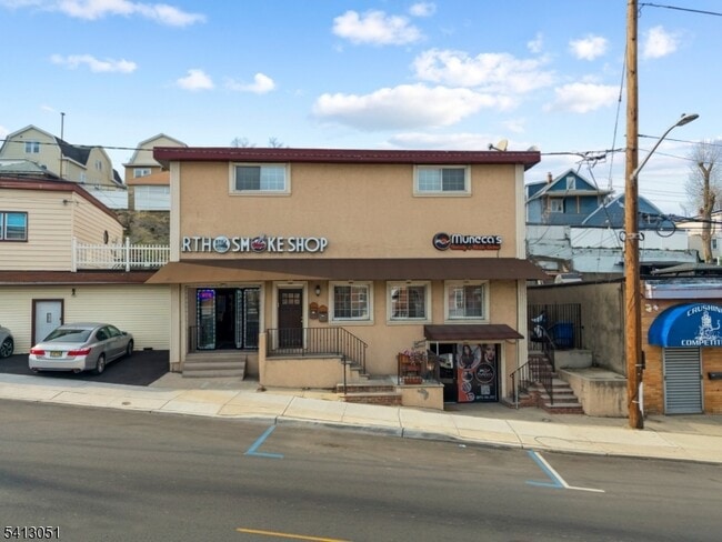 Photo - 339 N 6th St