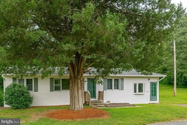 Building Photo - 44519 Clarkes Landing Rd Rental