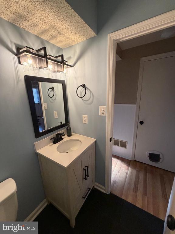 Photo - 218 Moore Dr