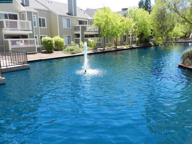 225 Reflections Dr Unidad 27