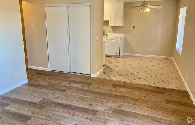 Building Photo - 2 Bed 1 Bath Condo in El Sobrante -- COMIN... Unit 1