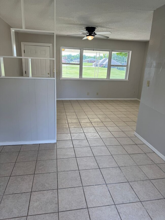 Photo - 4724 SE Adams Blvd