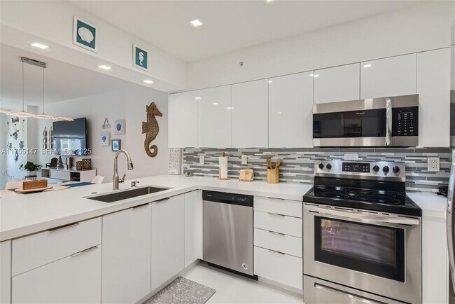 Building Photo - 2501 S Ocean Dr Unit 1103 (AVAILABLE FEB)