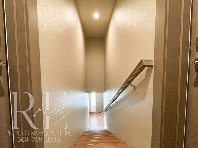 Photo - Fully Renovated Upper Unit with Modern Finishes & A/C