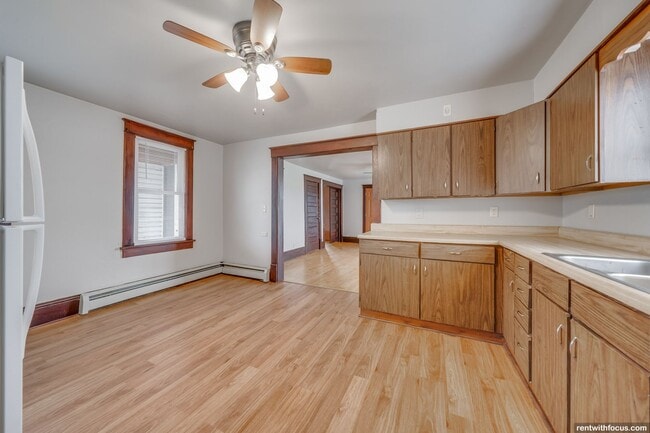 Photo - 211 Oak St Unidad 211