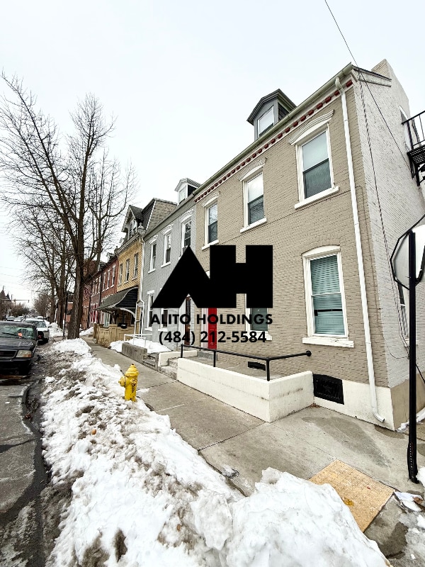 Building Photo - 1025 W Turner St Unit 1