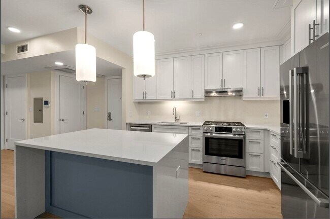 Photo - 301 Border St Unit 402