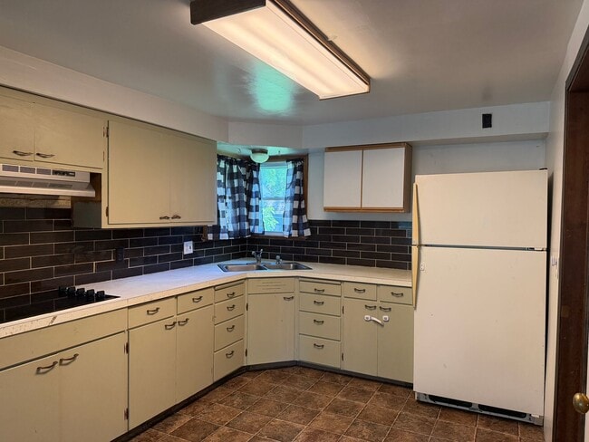 Photo - 3 Bed 1 Bath Home with Garage