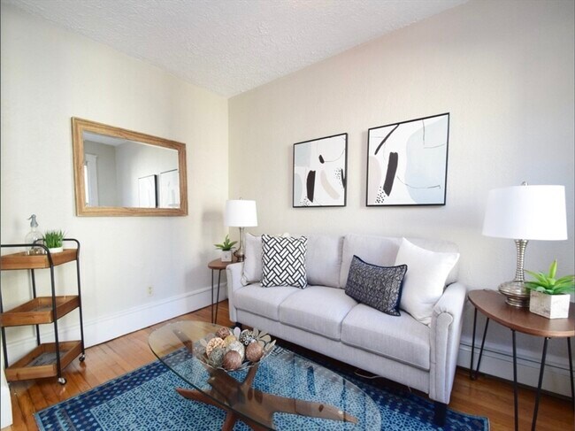 Photo - 217 Boylston St Unidad 2