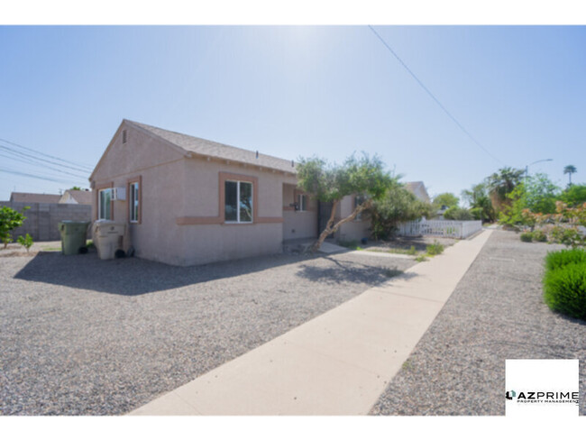 Building Photo - $500 OFF FIRST MONTH'S RENT MOVE IN SPECIA... Rental