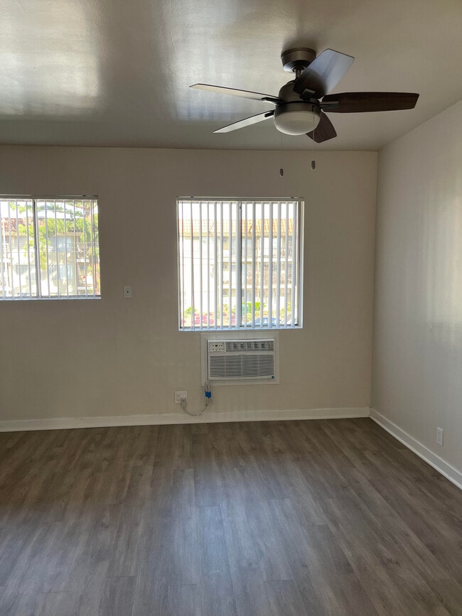 Photo - 6719 Woodman