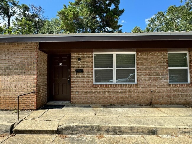 Building Photo - Cozy and Affordable 1/1 Duplex in Dothan A... Unit A3