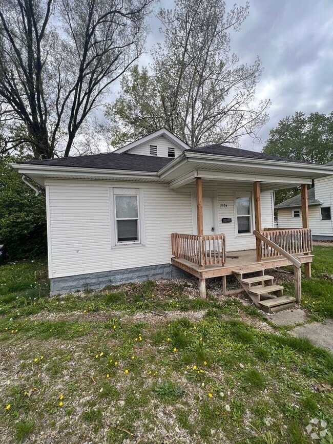Building Photo - 2 bedroom 1 bathroom house