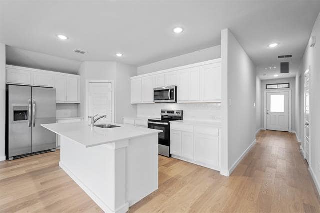 Photo - 350 Arcane St