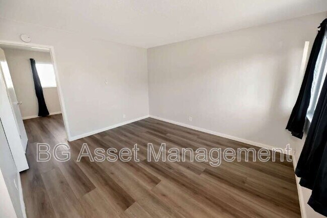 Photo - 1333 Market Ave Unit 2