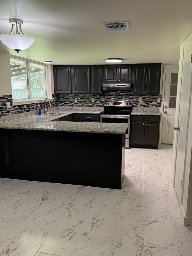 Photo - 2110 Bentvine Dr