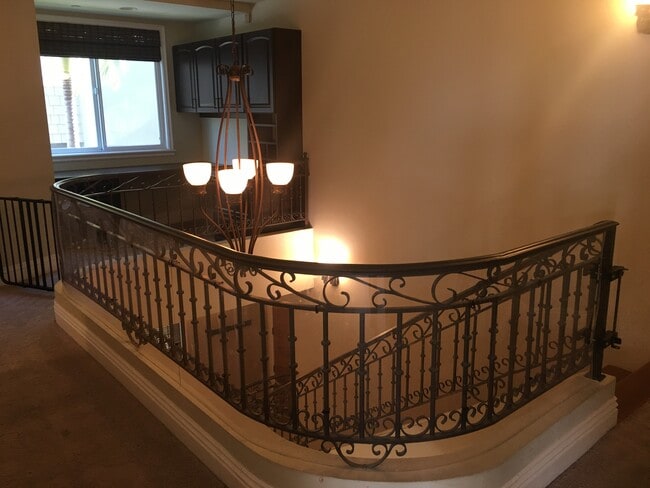 Upstairs den/ office - 1540 S Bentley Ave