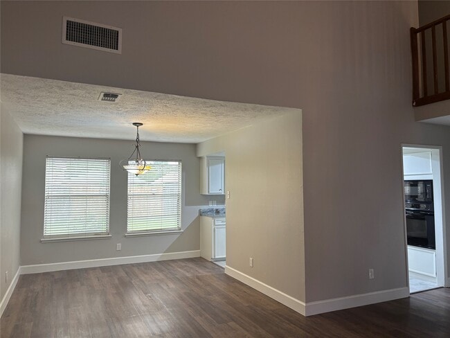 Photo - 2942 Jenny Dr