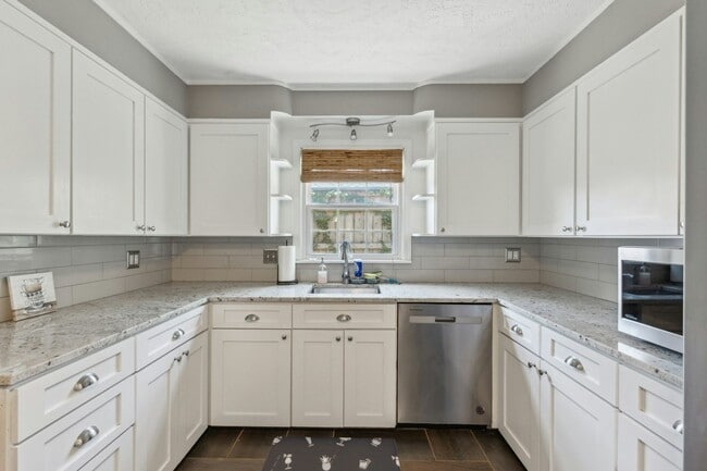 Building Photo - 1101 Glenwood Ave