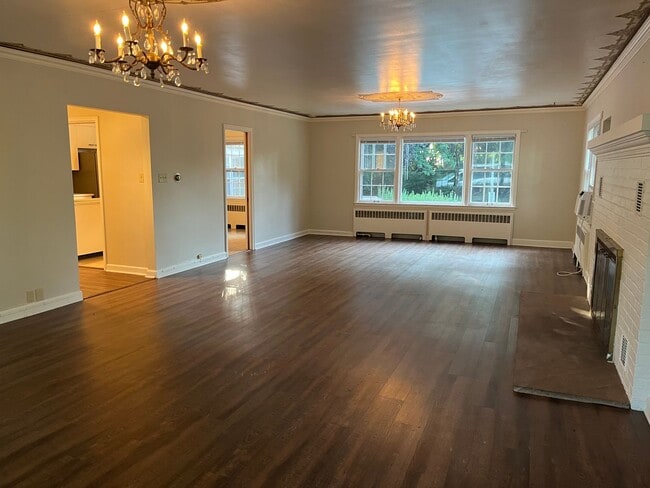 Photo - 3323 Lakeshore Dr