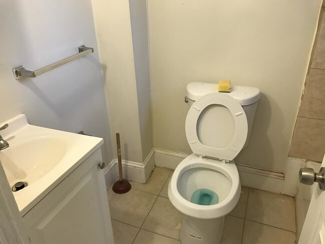 53 W Logan St Unit 2