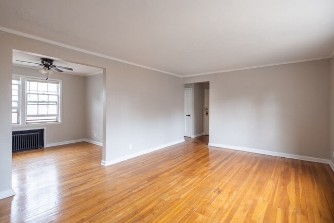 Photo - Shaker Lake Apartments & North Moreland Co...