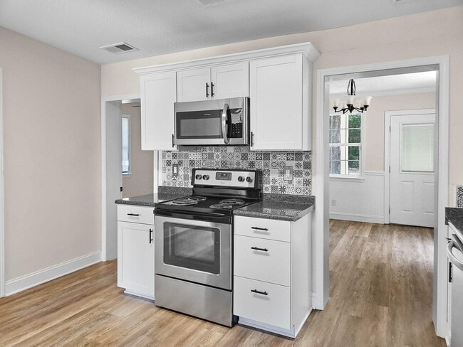 Photo - 962 N Lloyd St