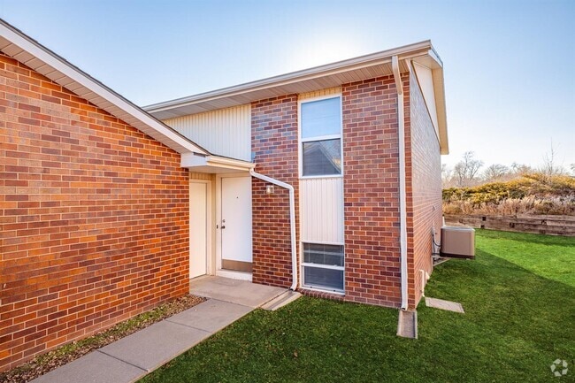 Building Photo - 3511 Portia St Rental