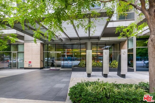 Photo - 1155 S Grand Ave Unidad 401