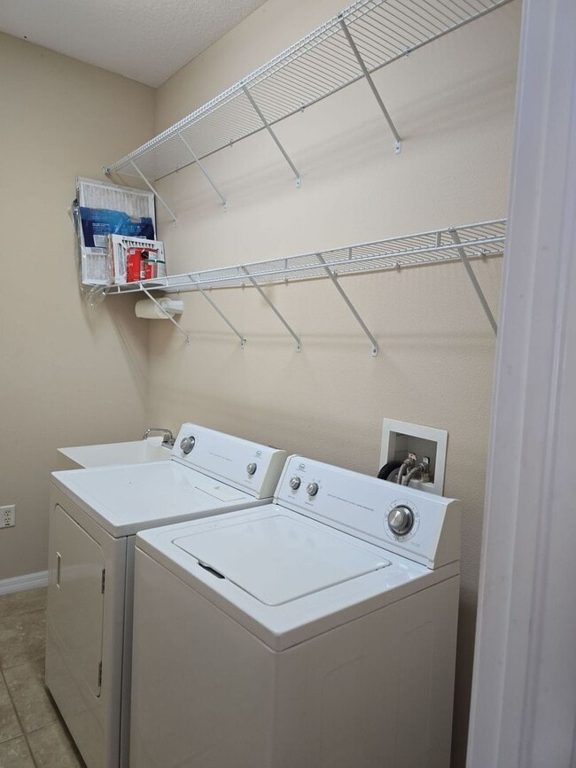 Photo - Charming 3-Bedroom, 2-Bathroom Single-Family Pool Home in New Port Richey, FL