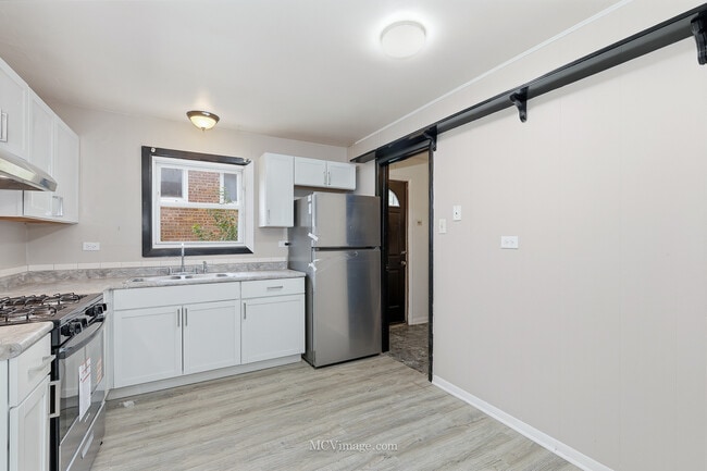 Photo - 14616 Kimbark Ave