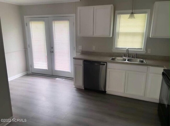 Photo - 303a Alice Dr